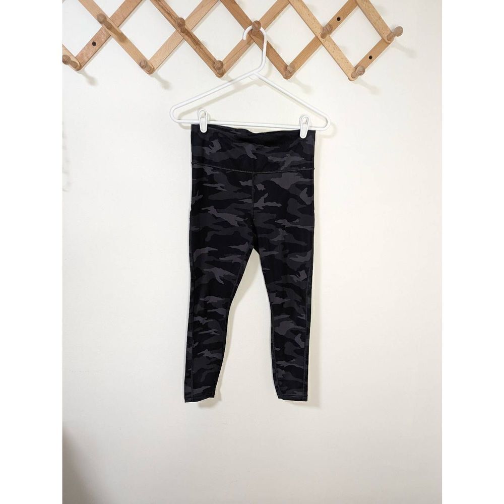 Athleta Ultimate 7/8 Tight Leggings with Pockets - Size S